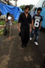 Shahid Kapoor on the sets of Just Dance in Filmcity, Mumbai on 2nd Sept 2011 (49).jpg